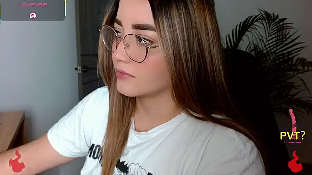 Lucia star   online show from 04.16.26