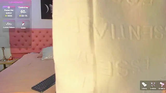 Latrellx7 online show from 01.10.25