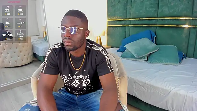 Latrellx7 online show from 02.12.25