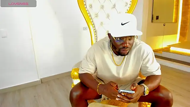 Latrellx7 online show from 02.18.25