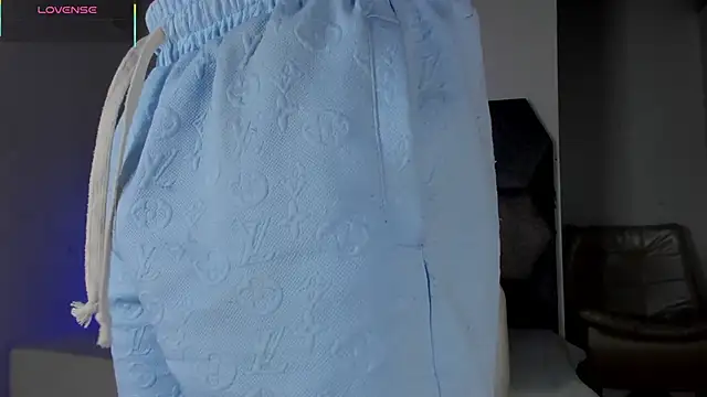 Latrellx7 online show from 04.15.26