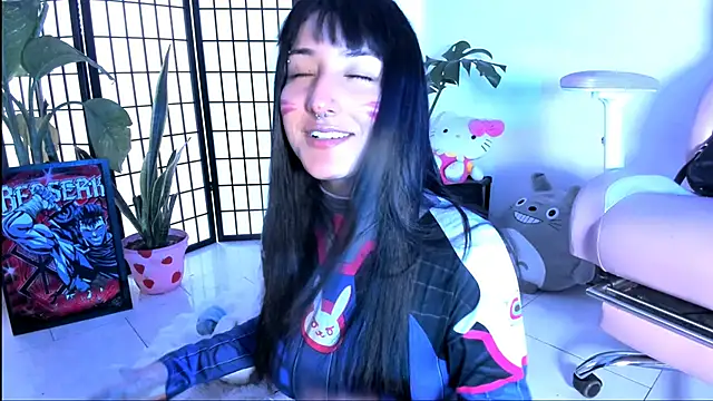 julyana  online show from 10.22.25