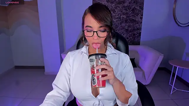 CarlaSmithX online show from 03.08.25