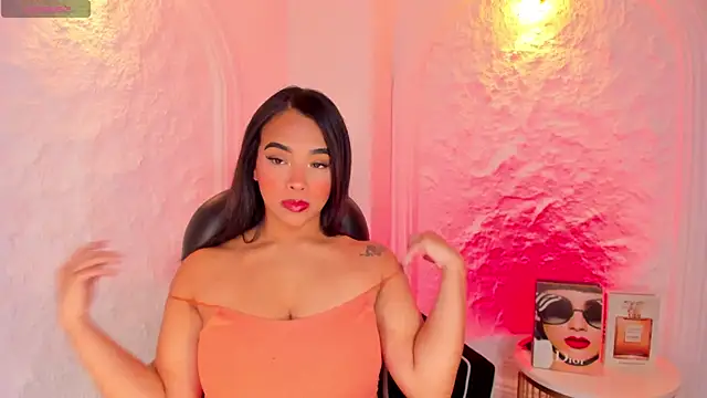 Snapshot of CarlaSmithX chatting on 09.19.25 CarlaSmithX online show from 09.19.25