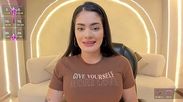 GiaFerrara online show from 11.18.25