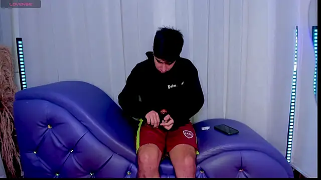 Yourslust  online show from 11.22.25