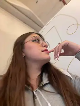 sweet valery21 online show from 03.06.25