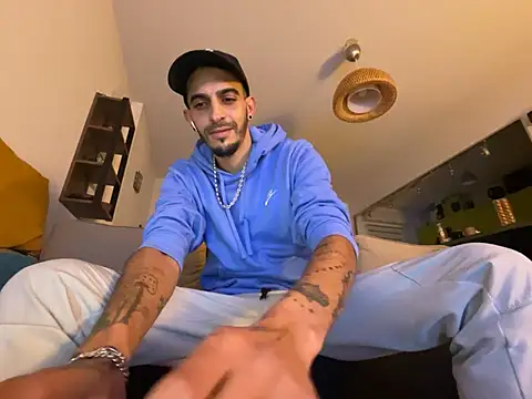 Snapshot of Rebeu313 chatting on 12.12.24 Rebeu313 online show from 12.12.24