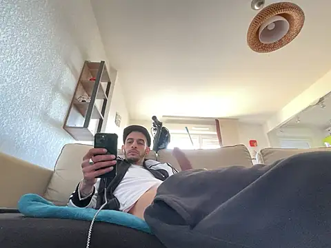 Snapshot of Rebeu313 chatting on 03.02.25 Rebeu313 online show from 03.02.25