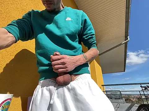 Snapshot of Rebeu313 chatting on 03.10.25 Rebeu313 online show from 03.10.25