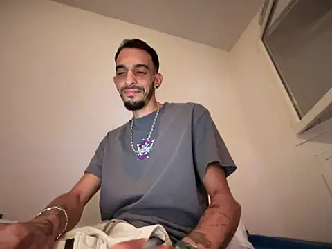 Snapshot of Rebeu313 chatting on 09.15.25 Rebeu313 online show from 09.15.25