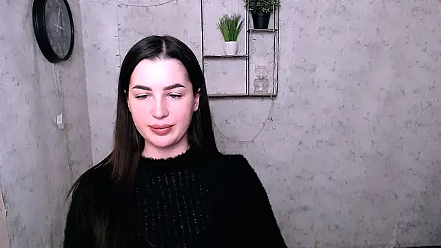 DivaKaily  online show from 12.15.24