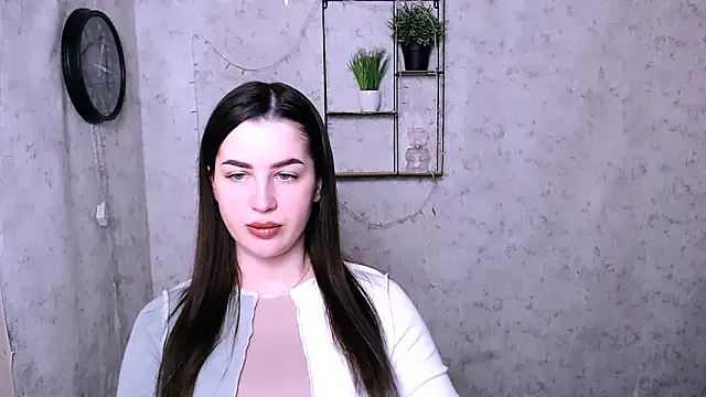 DivaKaily  online show from 12.16.24