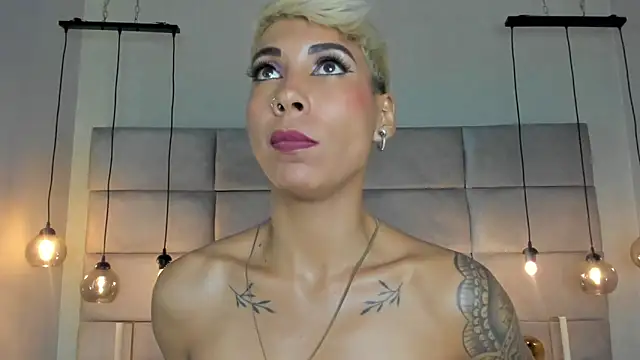 Snapshot of MiaMorgan_ chatting on 12.26.24 MiaMorgan online show from 12.26.24