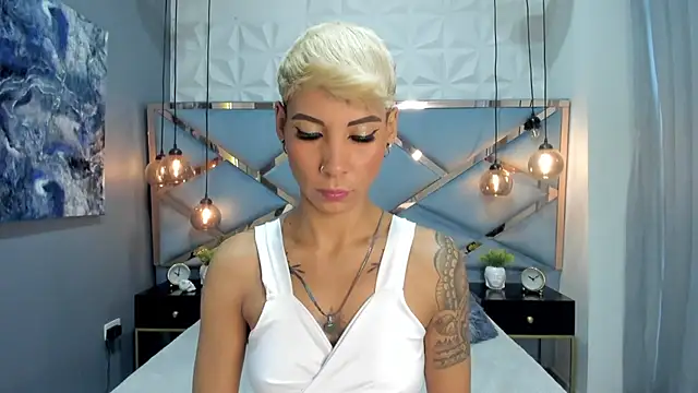 Snapshot of MiaMorgan_ chatting on 12.31.24 MiaMorgan online show from 12.31.24