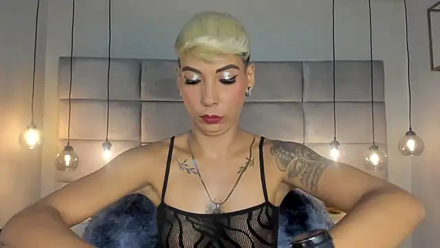 Snapshot of MiaMorgan_ chatting on 01.14.25 MiaMorgan online show from 01.14.25