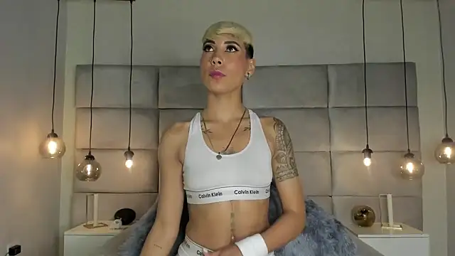 Snapshot of MiaMorgan_ chatting on 01.18.25 MiaMorgan online show from 01.18.25