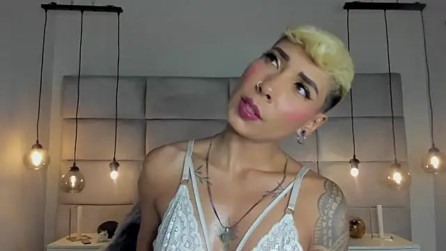 Snapshot of MiaMorgan_ chatting on 01.25.25 MiaMorgan online show from 01.25.25