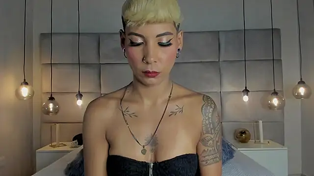 Snapshot of MiaMorgan_ chatting on 01.26.25 MiaMorgan online show from 01.26.25