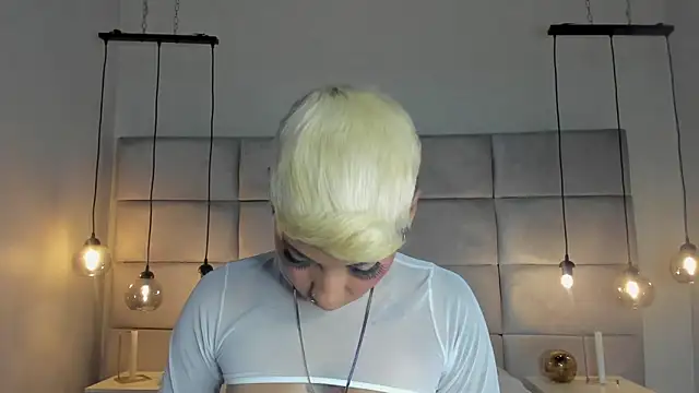 Snapshot of MiaMorgan_ chatting on 01.28.25 MiaMorgan online show from 01.28.25