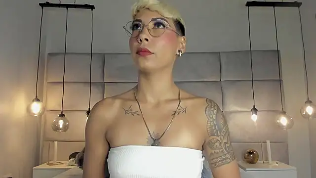 Snapshot of MiaMorgan_ chatting on 01.29.25 MiaMorgan online show from 01.29.25