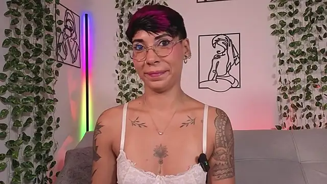 Snapshot of MiaMorgan_ chatting on 06.25.26 MiaMorgan online show from 06.25.26