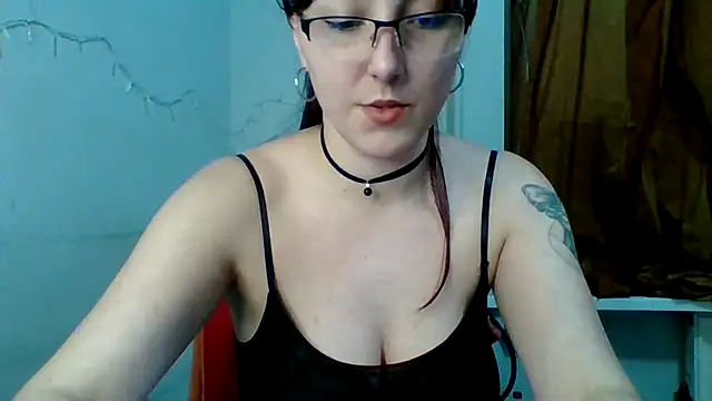 MiaStika online show from 02.24.25
