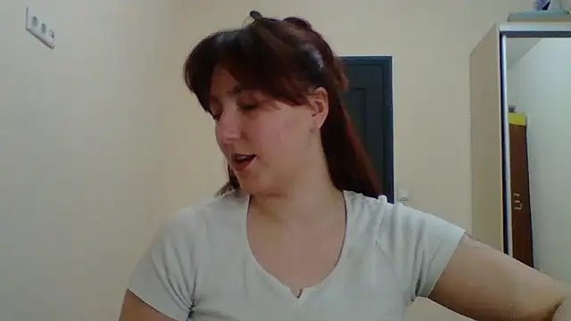 MiaStika online show from 03.20.25