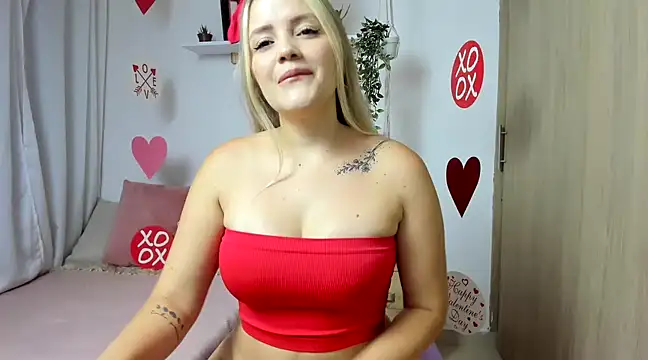 Snapshot of sally_smiling chatting on 02.14.25 sally smiling online show from 02.14.25