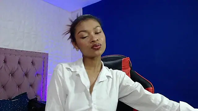 Perla prg online show from 12.17.24