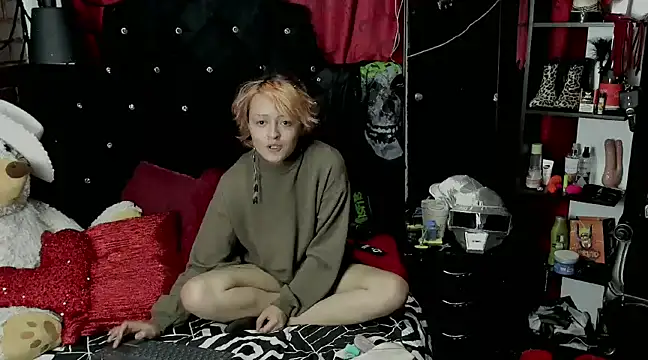 Snapshot of Baby_Punk chatting on 12.19.24 Baby Punk online show from 12.19.24