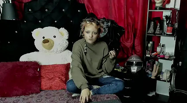 Snapshot of Baby_Punk chatting on 12.21.24 Baby Punk online show from 12.21.24