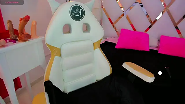 Snapshot of samy__milf chatting on 09.26.25 samy  milf online show from 09.26.25