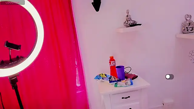 Snapshot of samy__milf chatting on 10.03.25 samy  milf online show from 10.03.25