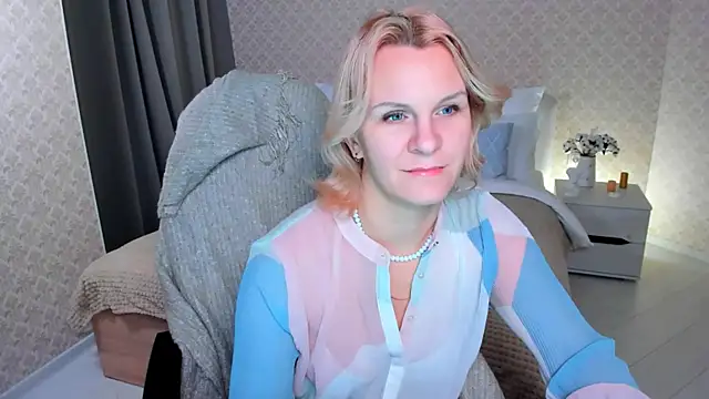 Louisa Bay online show from 12.13.24