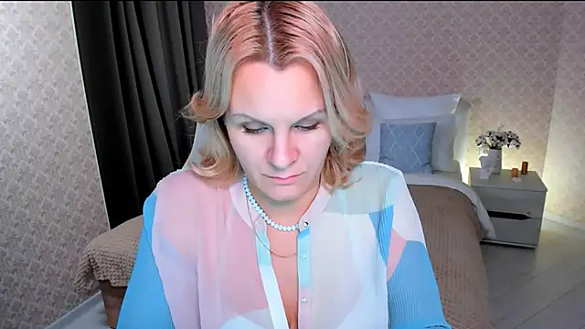 Louisa Bay online show from 12.13.24