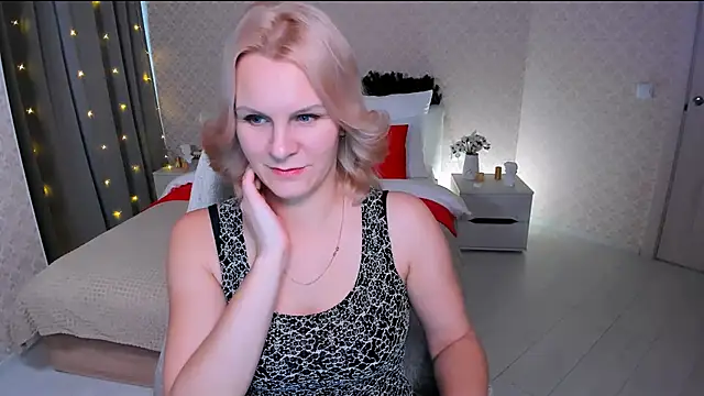 Louisa Bay online show from 12.30.24