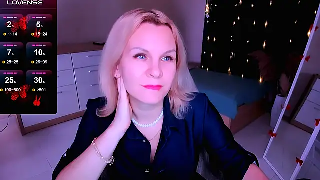 Louisa Bay online show from 01.25.25