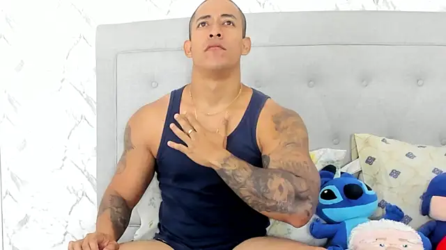 Snapshot of luigiferrara chatting on 02.09.25 luigiferrara online show from 02.09.25