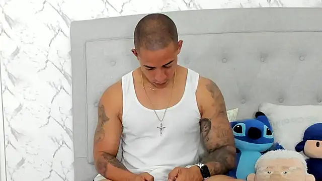 Snapshot of luigiferrara chatting on 03.14.25 luigiferrara online show from 03.14.25