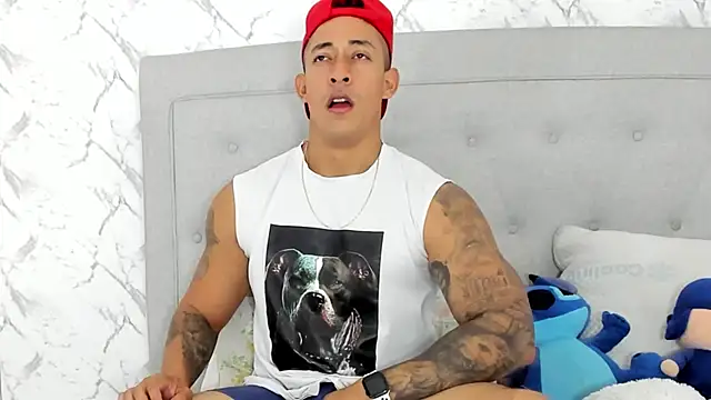 Snapshot of luigiferrara chatting on 03.14.25 luigiferrara online show from 03.14.25