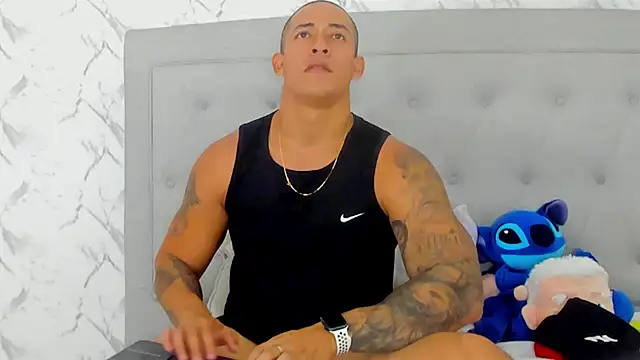 Snapshot of luigiferrara chatting on 09.14.25 luigiferrara online show from 09.14.25