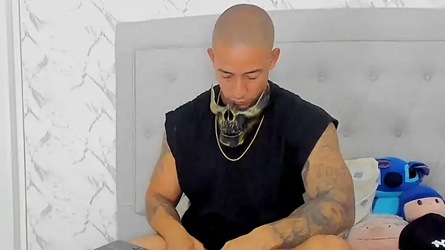 luigiferrara online show from 10.31.25