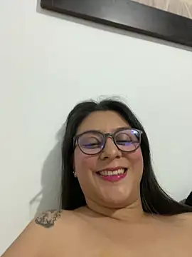 Snapshot of ANYLU19 chatting on 12.31.24 ANYLU19 online show from 12.31.24