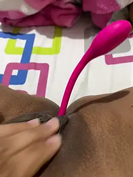 Snapshot of ANYLU19 chatting on 01.25.25 ANYLU19 online show from 01.25.25