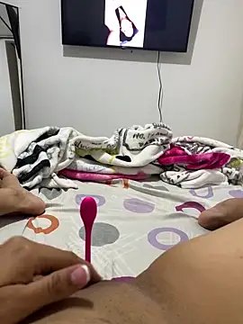 Snapshot of ANYLU19 chatting on 02.20.25 ANYLU19 online show from 02.20.25