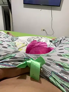 Snapshot of ANYLU19 chatting on 11.06.25 ANYLU19 online show from 11.06.25