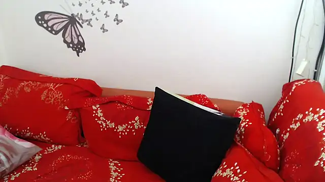 Snapshot of LadyHellene chatting on 01.20.25 LadyHellene online show from 01.20.25