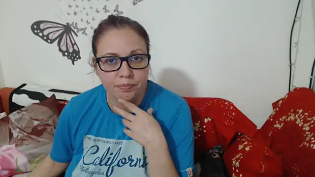 Snapshot of LadyHellene chatting on 02.13.25 LadyHellene online show from 02.13.25