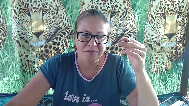 Snapshot of LadyHellene chatting on 09.19.25 LadyHellene online show from 09.19.25